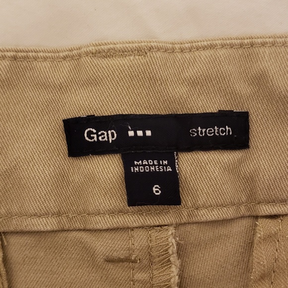 Gap Outlet - Khaki Shorts - Picture 3 of 3